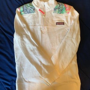 Vineyard Vines quarter zip: 25$